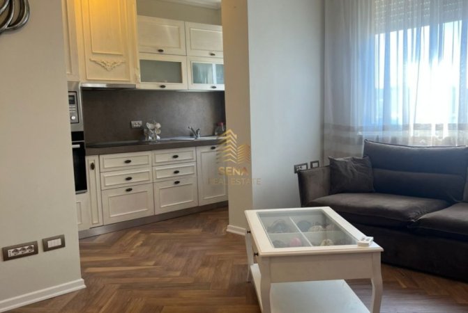 Tirane, shitet apartament 1+1+Ballkon Kati 4, 59 m² 110.000 € (prane Kryqezimit te Oxhakut)