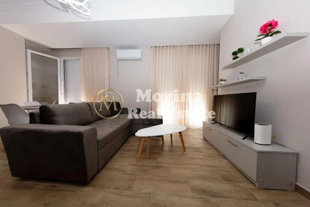 Tirane, jepet me qera apartament 1+1 Kati 9, 65 m² 600 € (Rruga e Dibres)