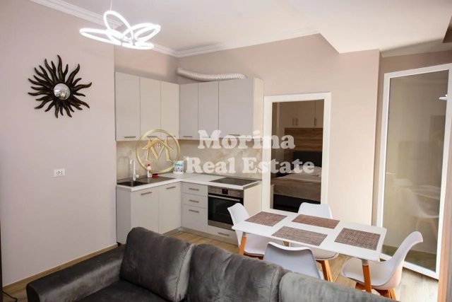 Tirane, jepet me qera apartament 1+1 Kati 9, 65 m² 600 € (Rruga e Dibres)