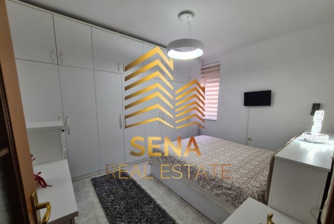 Tirane, jepet me qera apartament 1+1+Ballkon Kati 5, 70 m² 550 € (Rruga Kongresi i Manastirit)