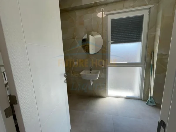 APARTAMENT 2+1 ME QERA , STACIONI I TRENIT