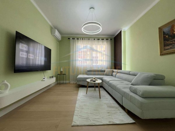 Tirane, shitet apartament 2+1+Ballkon Kati 3, 88 m² 145.000 € (UNAZA E RE)