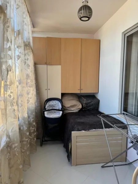 Tirane, jepet me qera apartament 1+1+Ballkon Kati 6, 60 m² 500 € (siri kodra)