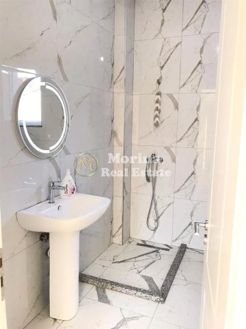 Tirane, jepet me qera apartament 2+1 Kati 1, 90 m² 370 € (Kamez)