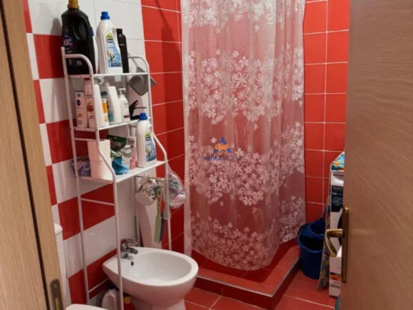 Tirane, jepet me qera apartament 1+1 Kati 6, 56 m² 500 € (RRUGA SIRI KODRA)