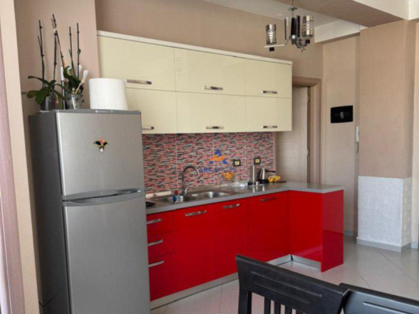Tirane, jepet me qera apartament 1+1 Kati 6, 56 m² 500 € (RRUGA SIRI KODRA)