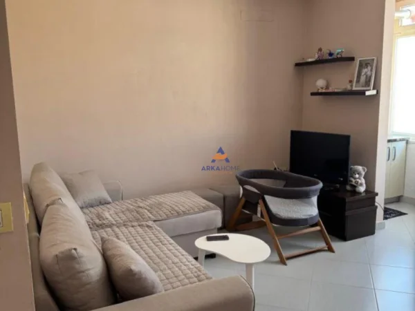 Tirane, jepet me qera apartament 1+1 Kati 6, 56 m² 500 € (RRUGA SIRI KODRA)