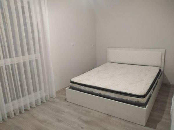 Tirane, jepet me qera apartament 2+1+Ballkon Kati 2, 93 m² 600 € (Kompleksi Kontakt ,21 Dhjetori)