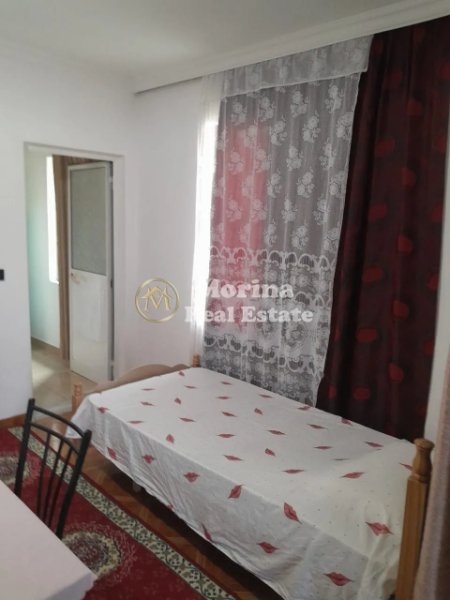 Tirane, jepet me qera shtepi 1+1 Kati 1, 60 m² 300 € (Porcelan)