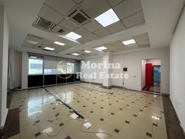 Tirane, jepet me qera ambjent biznesi Kati 2, 80 m² 800 € (Galeria 17 Nentori)