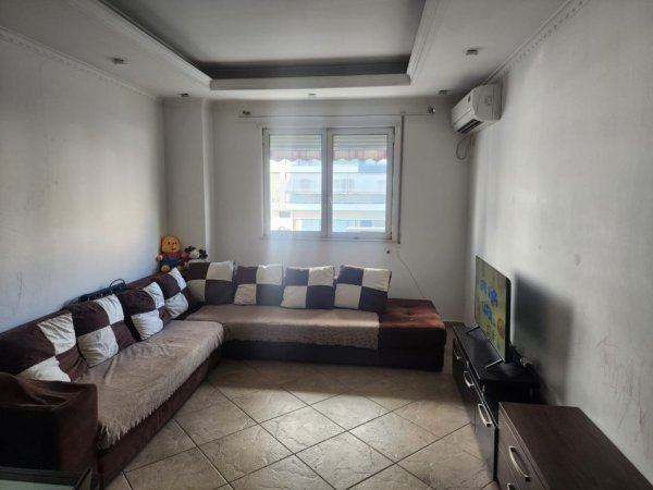 Tirane, jepet me qera apartament 2+1 Kati 2, 84 m² 500 € (21 Dhjetori)