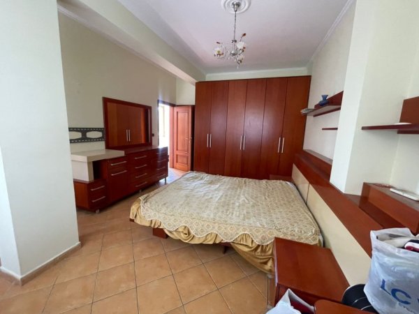 Tirane, jepet me qera zyre Kati 1, 270 m² 2.500 € (don bosko)