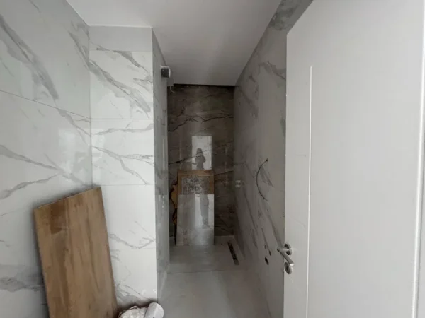 Tirane, shitet apartament 3+1 Kati 10, 140 m² 355.000 € (Rruga mine peza)