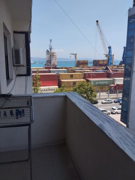 Durres, jepet me qera apartament 1+1+Aneks+Ballkon Kati 5, 250 €