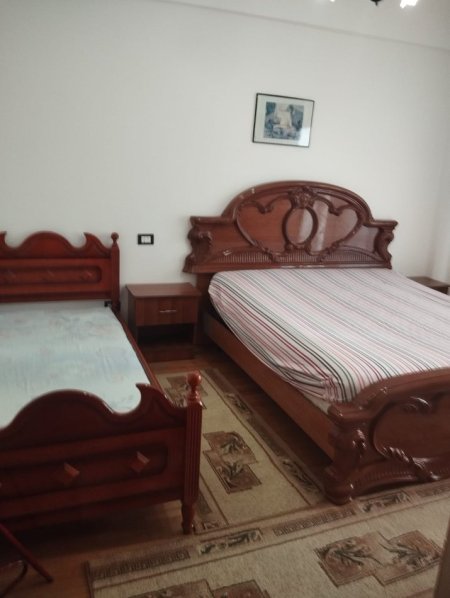Durres, jepet me qera apartament 1+1+Aneks+Ballkon Kati 5, 250 €