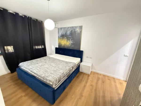 Tirane, jepet me qera apartament 2+1 Kati 10, 115 m² 1.000 € (Prane universitetit Juridik)