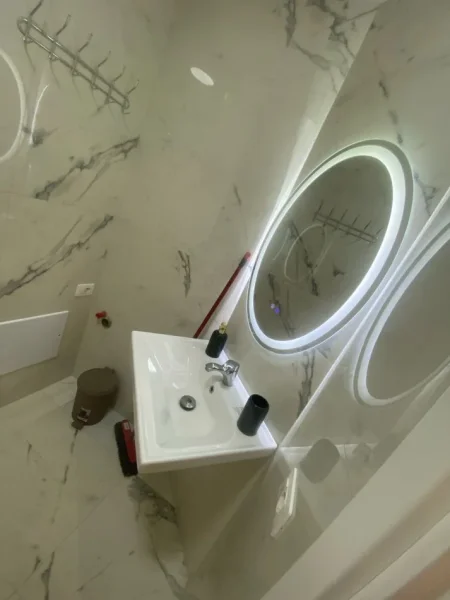 Tirane, jepet me qera apartament 1+1 Kati 5, 58 m² 750 € (Donika Center)