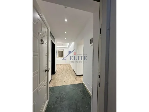 Tirane, shitet apartament 1+1 Kati 1, 62 m² 158.000 € (Shkolla Petro Nini Luarasi)