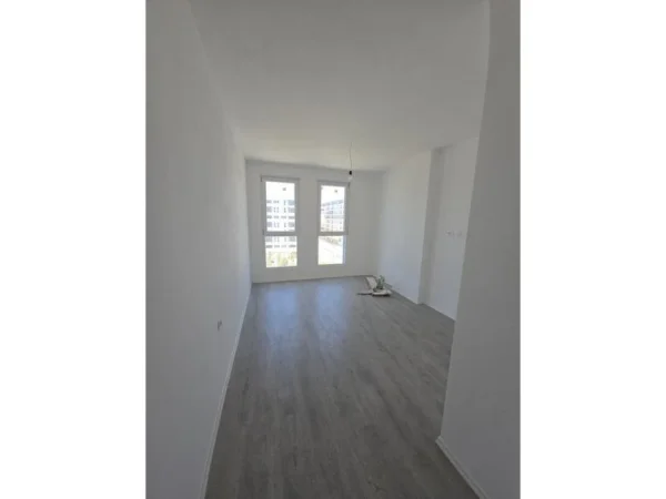 0683487469 Tirane, shitet apartament 1+1 Kati 5, 61 m² 85.000 € (UNIVERS CITY , QTU)