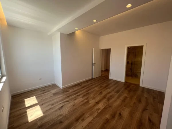 Tirane, shitet apartament 2+1 Kati 10, 100 m² 212.000 € (Prane deliorgjit)