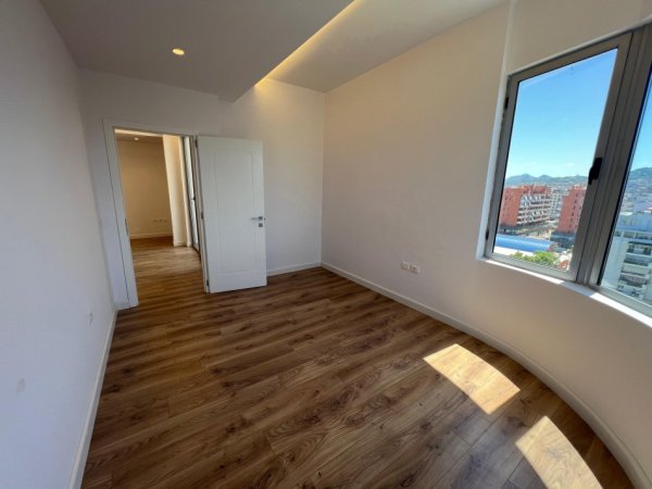 Tirane, shitet apartament 2+1 Kati 10, 100 m² 212.000 € (Prane deliorgjit)
