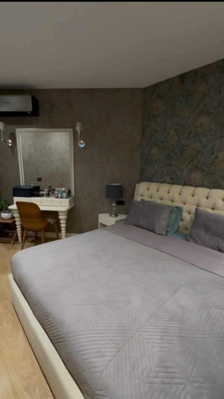 Tirane, shitet apartament 2+1+Ballkon Kati 4, 80 m² 211.000 € (Kopshti Botanik)