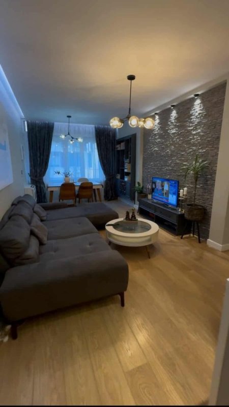 Tirane, shitet apartament 2+1+Ballkon Kati 4, 80 m² 211.000 € (Kopshti Botanik)