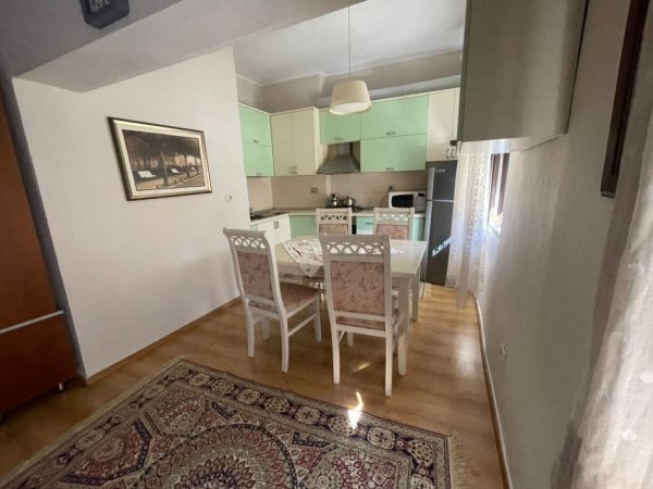 Tirane, jepet me qera apartament 2+1 Kati 2, 86 m² 500 € (medar shtylla)