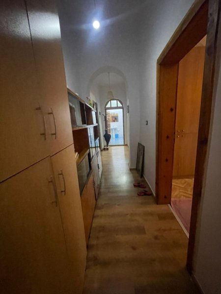 Tirane, jepet me qera apartament 2+1 Kati 2, 86 m² 500 € (medar shtylla)
