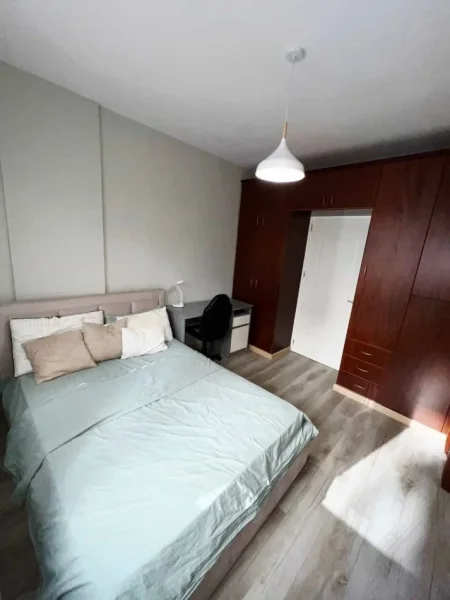 Tirane, jepet me qera apartament 3+1+Ballkon Kati 2, 115 m² 1.000 € (MEDAR SHTYLLA)