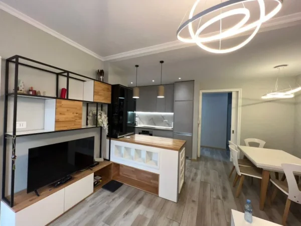 Tirane, jepet me qera apartament 3+1+Ballkon Kati 2, 115 m² 1.000 € (MEDAR SHTYLLA)