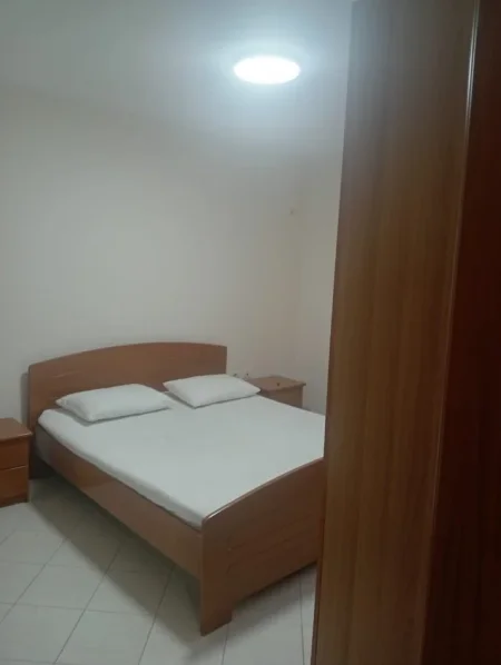 Tirane, jepet me qera apartament 1+1+Ballkon Kati 3, 56 m² 410 € (Rruga "Elbasanit")