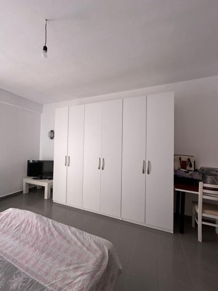 Tirane, shitet apartament 2+1+Ballkon Kati 7, 129 m² 174.000 € (Yzberisht)