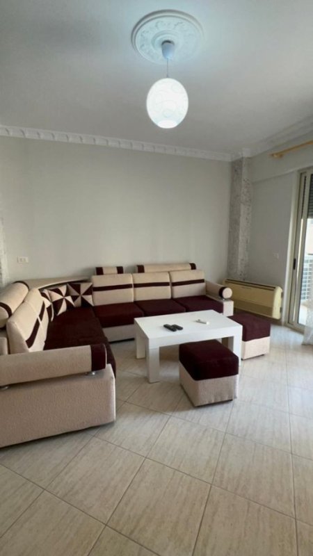 Durres, shitet apartament 2+1+Ballkon Kati 3, 95 m² 105.000 € (Rruga Pavarsia)