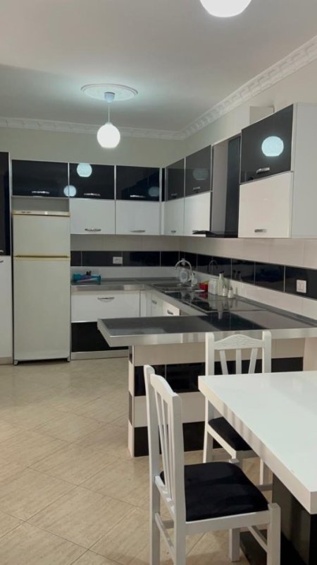 Durres, shitet apartament 2+1+Ballkon Kati 3, 95 m² 105.000 € (Rruga Pavarsia)
