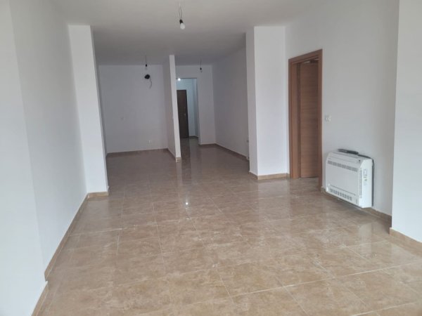 Tirane, shitet apartament 3+1+2+3Ballkon Kati 12, 167 m² 585.000 € (Bulevardi Deshmoret e Kombit)