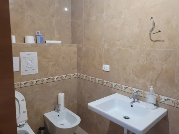 Tirane, shitet apartament 3+1+2+3Ballkon Kati 12, 167 m² 585.000 € (Bulevardi Deshmoret e Kombit)