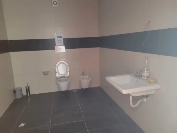 Tirane, shitet apartament 3+1+2+3Ballkon Kati 12, 167 m² 585.000 € (Bulevardi Deshmoret e Kombit)