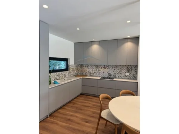 Durres, shitet Vile 3+1+Ballkon Kati 2, 188 m² 840.000 € (Gjiri i Lalzit)