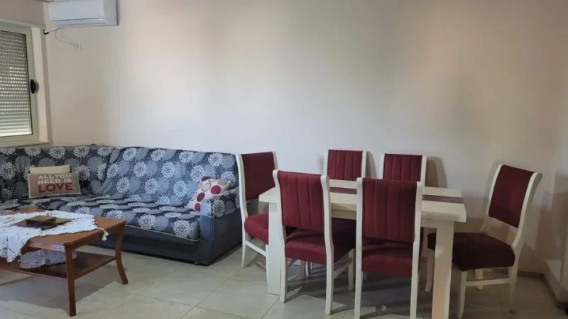 Tirane, jepet me qera apartament 1+1+Ballkon Kati 2, 90 m² 420 €