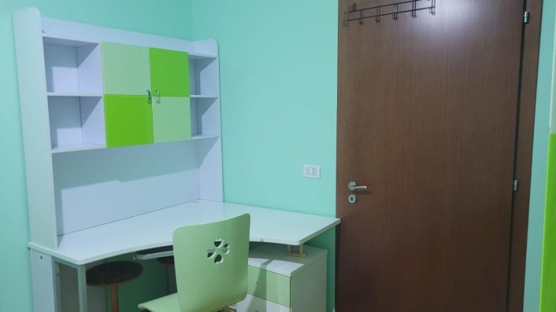 Tirane, jepet me qera apartament 1+1+Ballkon Kati 2, 90 m² 420 €
