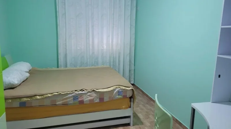 Tirane, jepet me qera apartament 1+1+Ballkon Kati 2, 90 m² 420 €