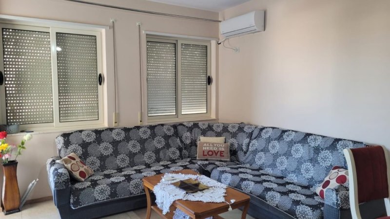 Tirane, jepet me qera apartament 1+1+Ballkon Kati 2, 90 m² 420 €