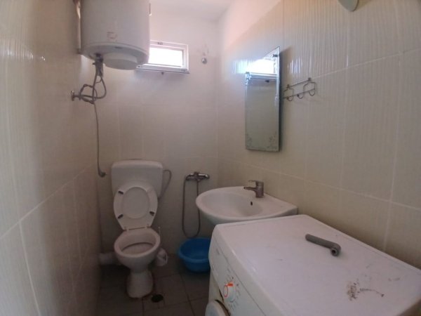 Tirane, jepet me qera garsonier 1+1 Kati 1, 25 m² 350 € 