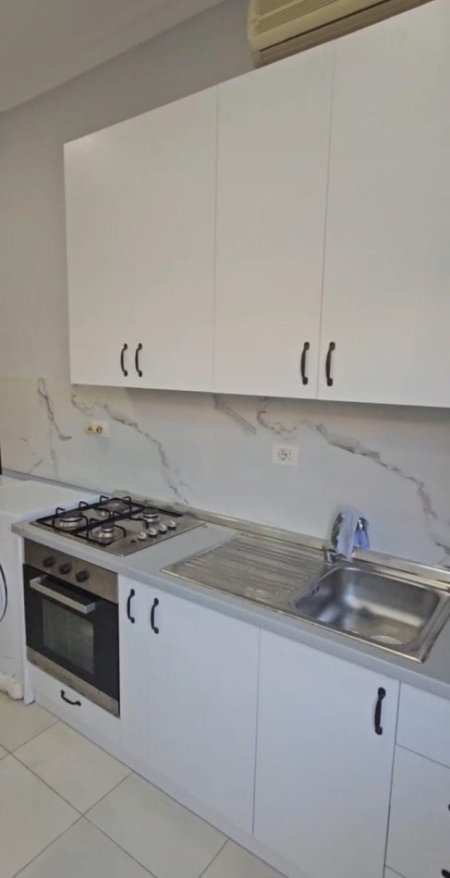 Tirane, jepet me qera garsonier 1+1 Kati 2, 350 € 
