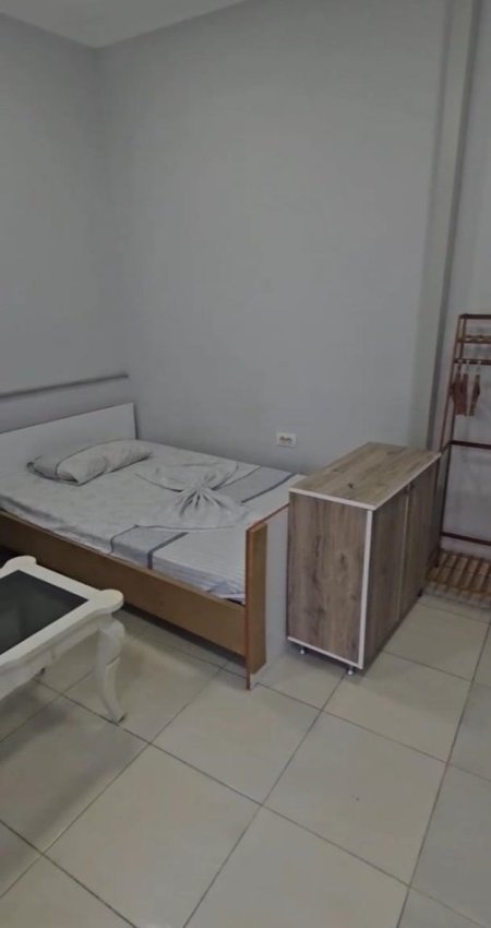Tirane, jepet me qera garsonier 1+1 Kati 2, 350 € 