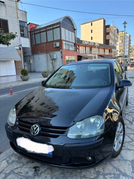 Shkoder, shitet makine Golf 5 Nafte, e zeze manuale Kondicioner 3.100 €