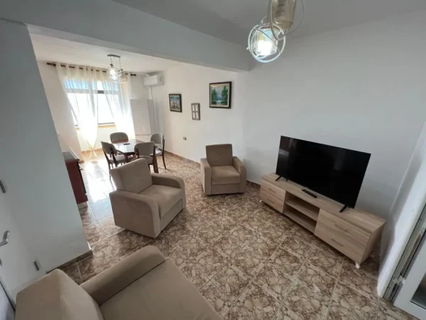 Shqiperi, jepet me qera apartament 2+1 Kati 3, 90 m² 500 € 