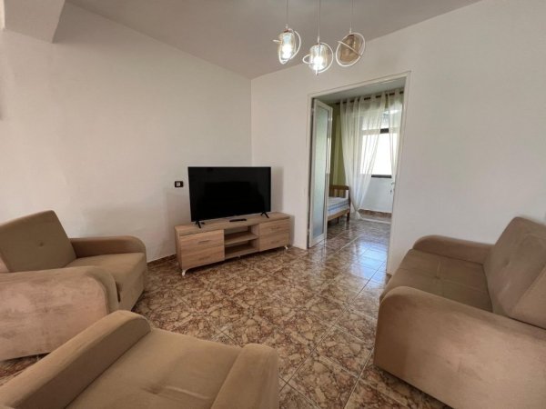 Shqiperi, jepet me qera apartament 2+1 Kati 3, 90 m² 500 € 