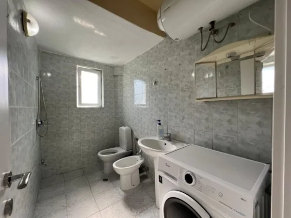 Shqiperi, jepet me qera apartament 2+1 Kati 3, 90 m² 500 € 
